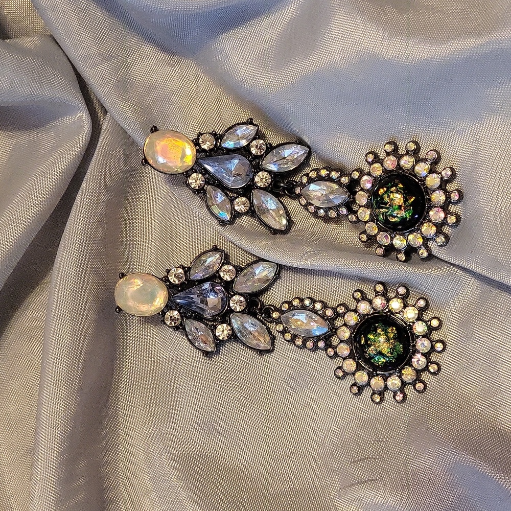 Gem Detailed Statement Dangle Earrings - image 1